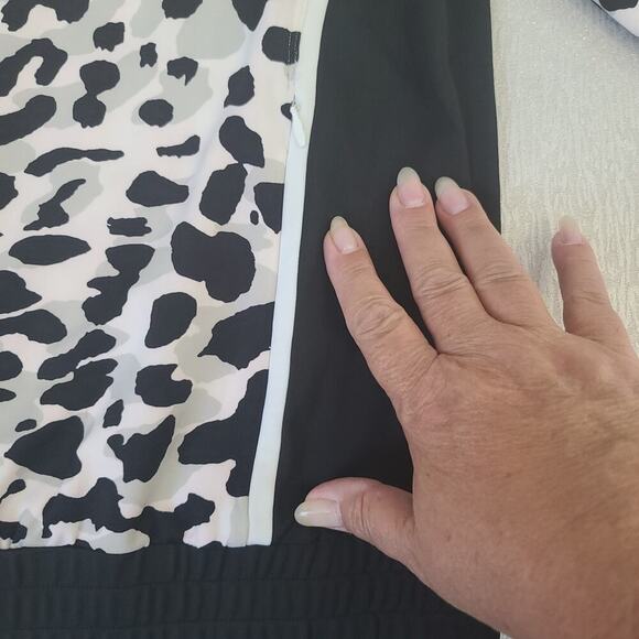 Tail Athleisure women's long sleeve full zipper leopard print Sz small Mob wife - Picture 6 of 13